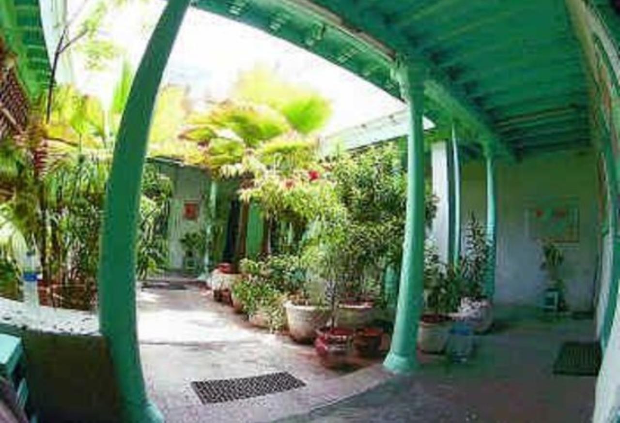Broad Lands Hostel Chennai Bagian luar foto